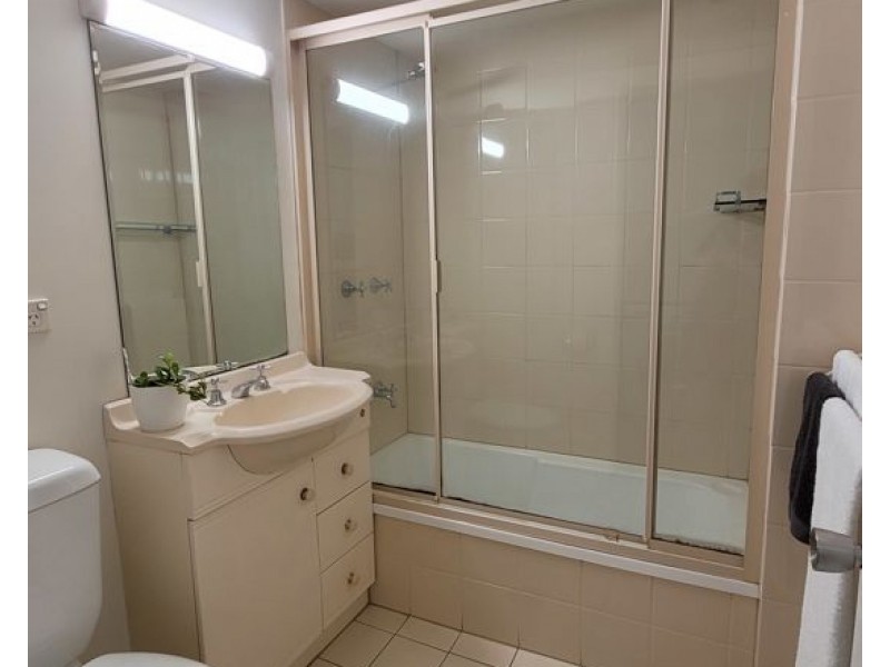 33/45 Wharf Street, Kangaroo Point QLD 4169