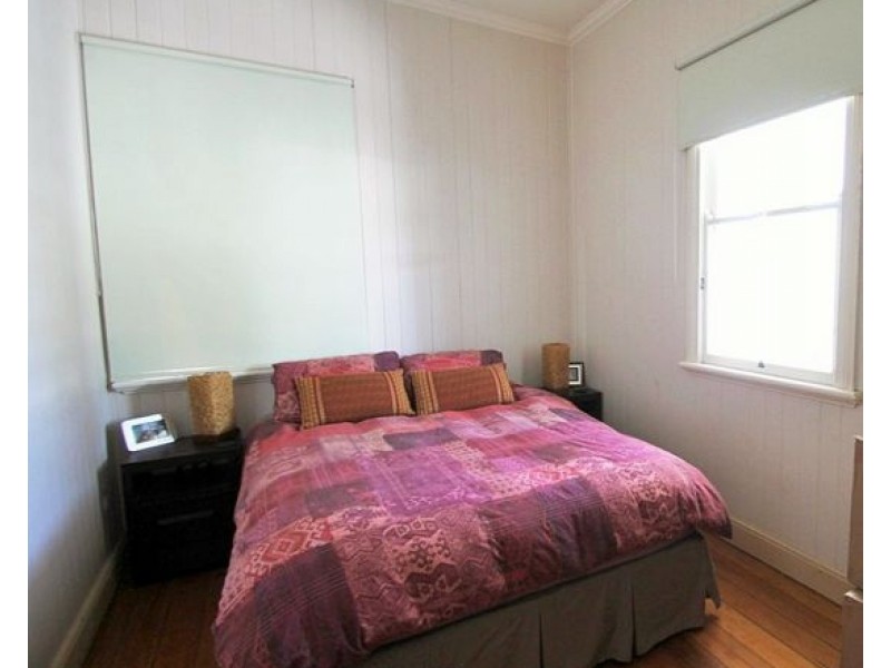 33 NORMAN STREET, East Brisbane QLD 4169