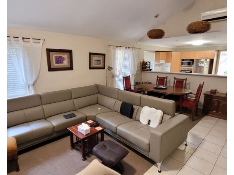 2/140 Baringa St, Morningside QLD 4170