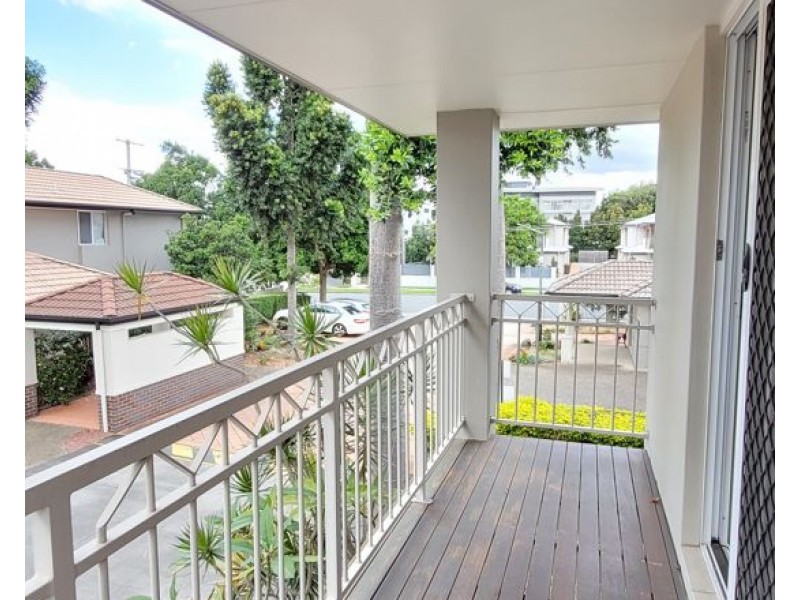 2/140 Baringa St, Morningside QLD 4170