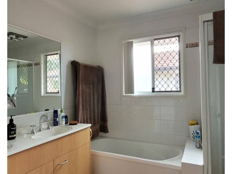 2/140 Baringa St, Morningside QLD 4170