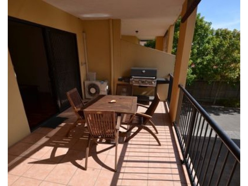 2/64 Longlands Street, East Brisbane QLD 4169