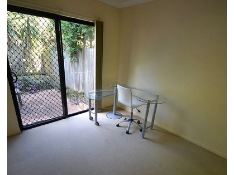 2/64 Longlands Street, East Brisbane QLD 4169