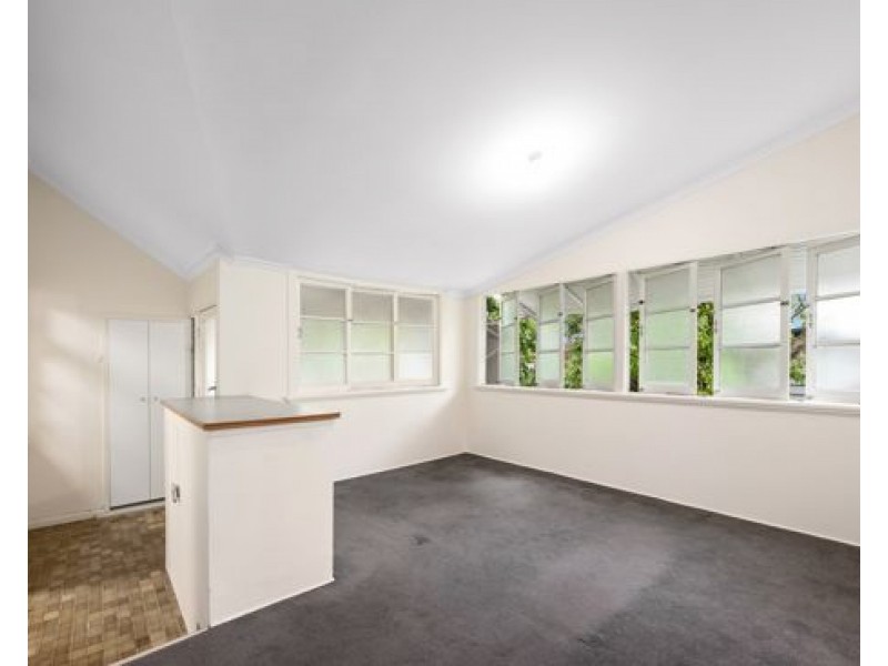 38 WEST St, Highgate Hill QLD 4101