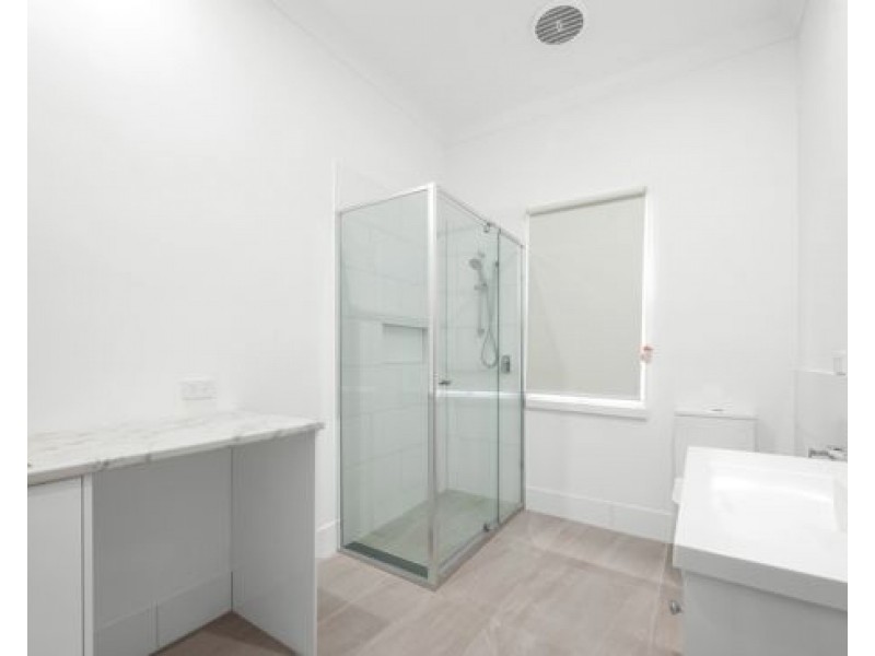 38 WEST St, Highgate Hill QLD 4101
