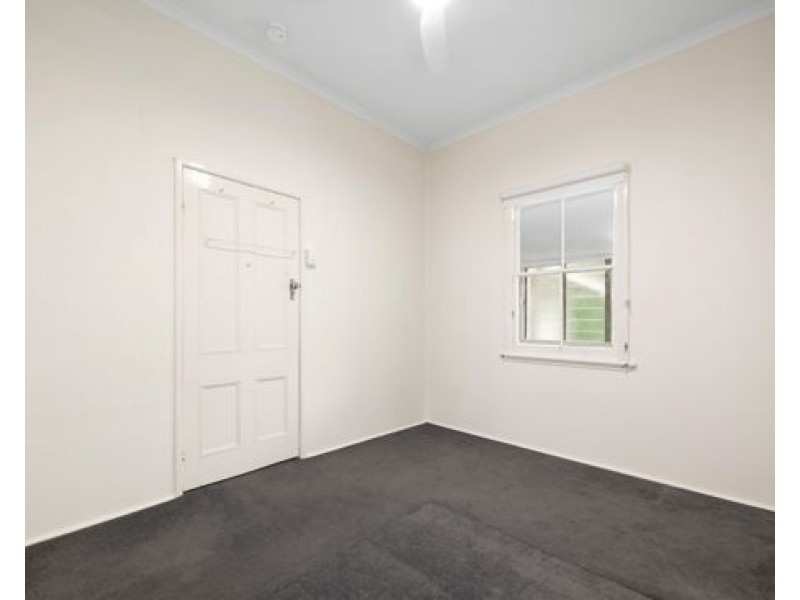 38 WEST St, Highgate Hill QLD 4101