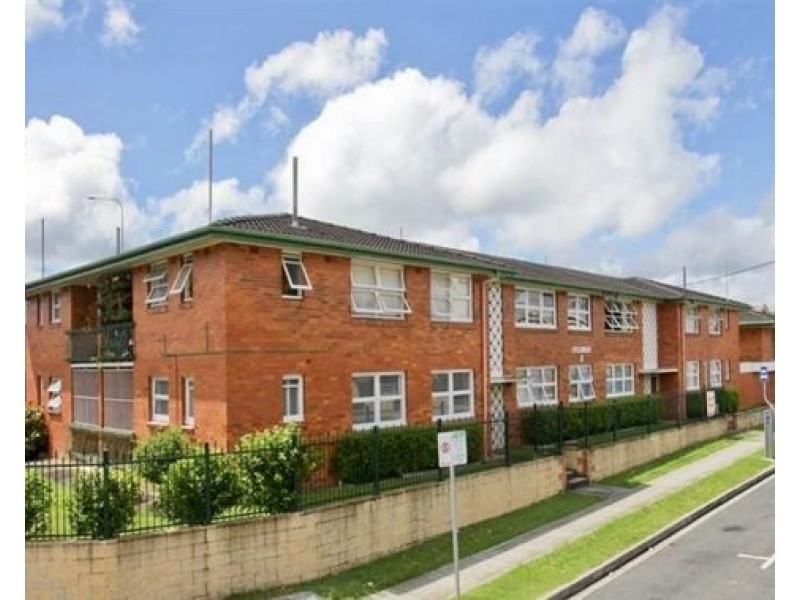 2/2 Carl Street, Woolloongabba QLD 4102