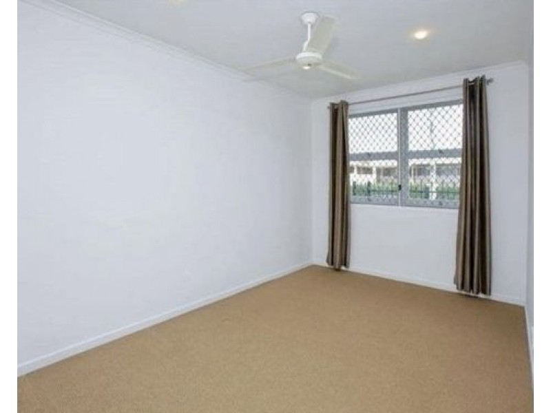 2/2 Carl Street, Woolloongabba QLD 4102