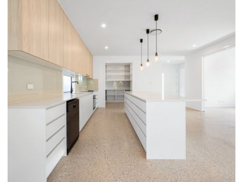 36 Salisbury St, Woolloongabba QLD 4102