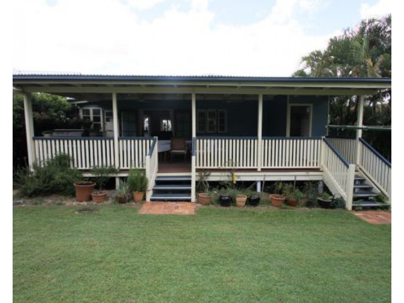 16 WOODROW DRIVE, Coorparoo QLD 4151
