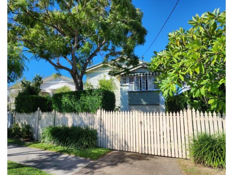 26 GEERA STREET, Coorparoo QLD 4151