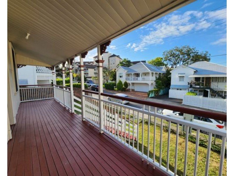 64 Lockerbie Street, Kangaroo Point QLD 4169