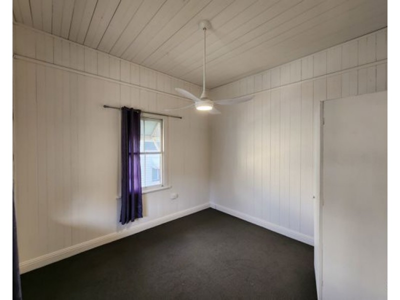 64 Lockerbie Street, Kangaroo Point QLD 4169
