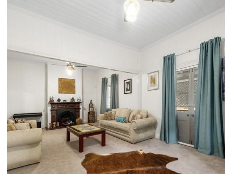 45 Virginia Avenue, Hawthorne QLD 4171