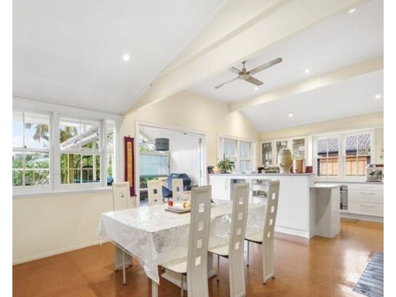 45 Virginia Avenue, Hawthorne QLD 4171