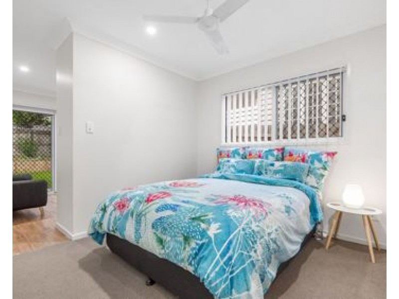 2/71A JUNCTION RD, Morningside QLD 4170