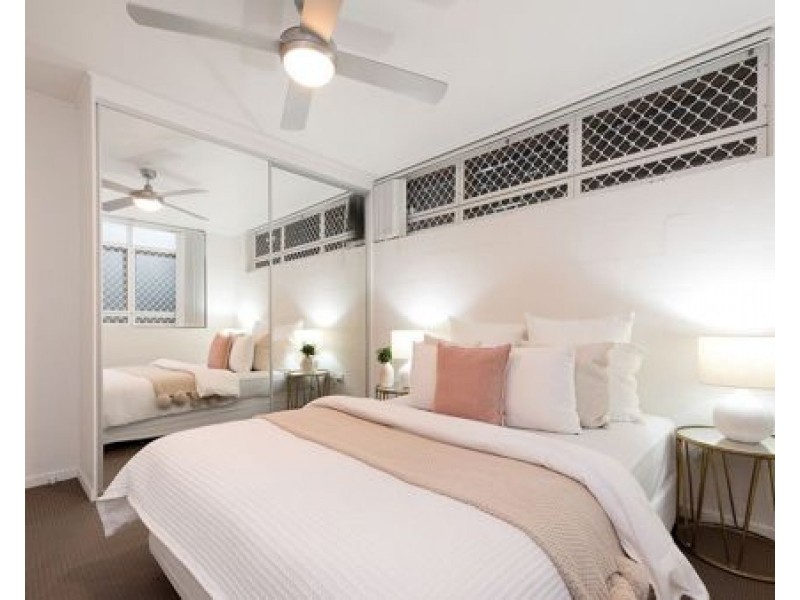 1/115 KIRKLAND AVENUE, Coorparoo QLD 4151