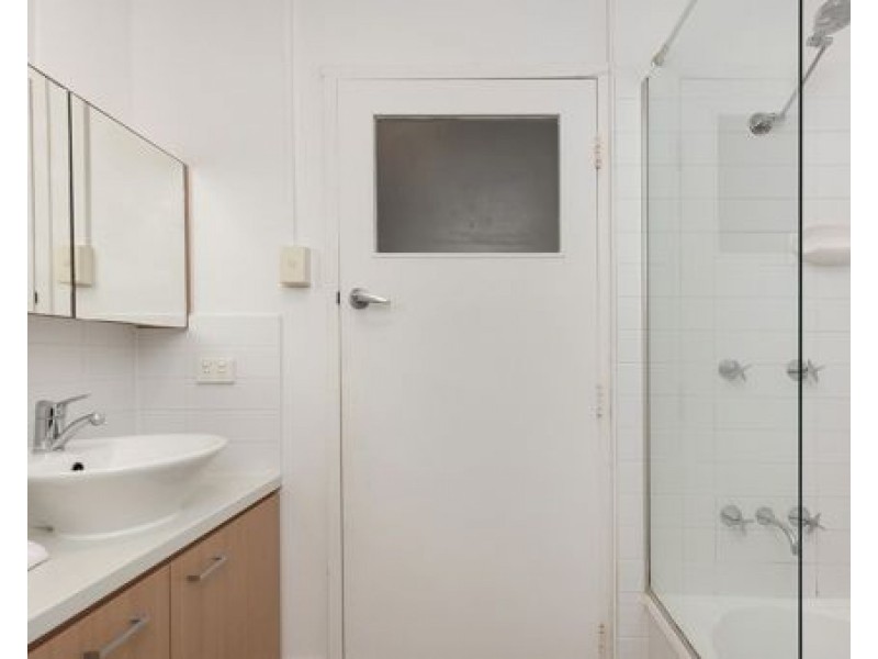 1/115 KIRKLAND AVENUE, Coorparoo QLD 4151