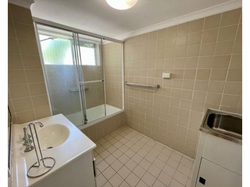 2/34 BARON STREET, Greenslopes QLD 4120