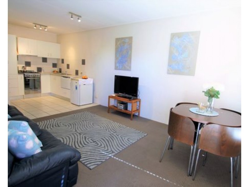 6.32 CLARENDON STREET, East Brisbane QLD 4169