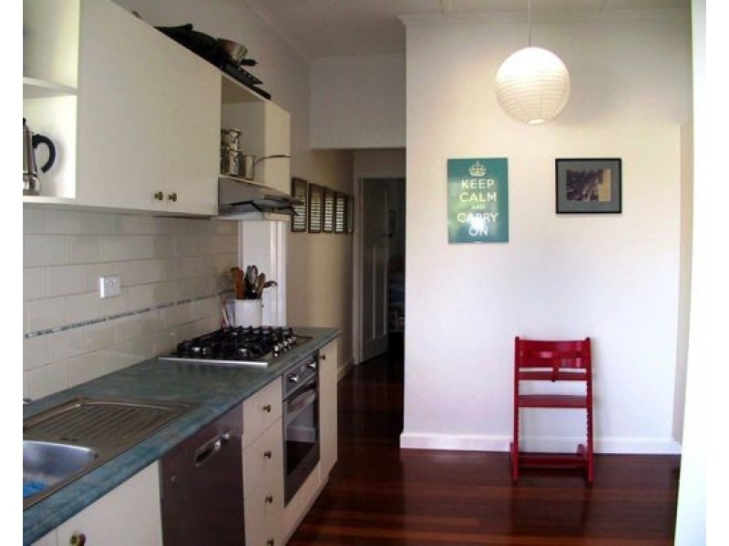 9 HOWARD STREET, Coorparoo QLD 4151