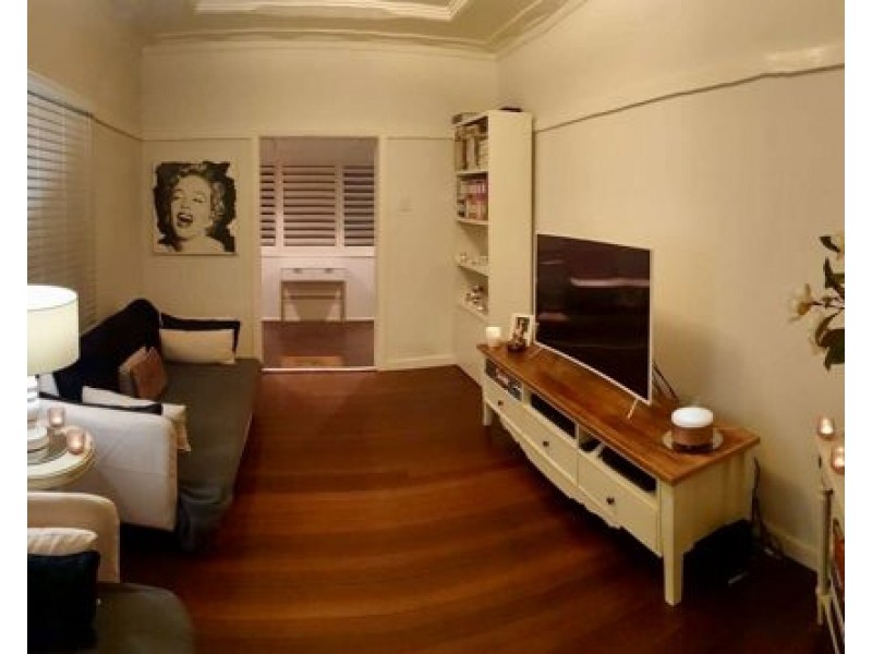 9 HOWARD STREET, Coorparoo QLD 4151