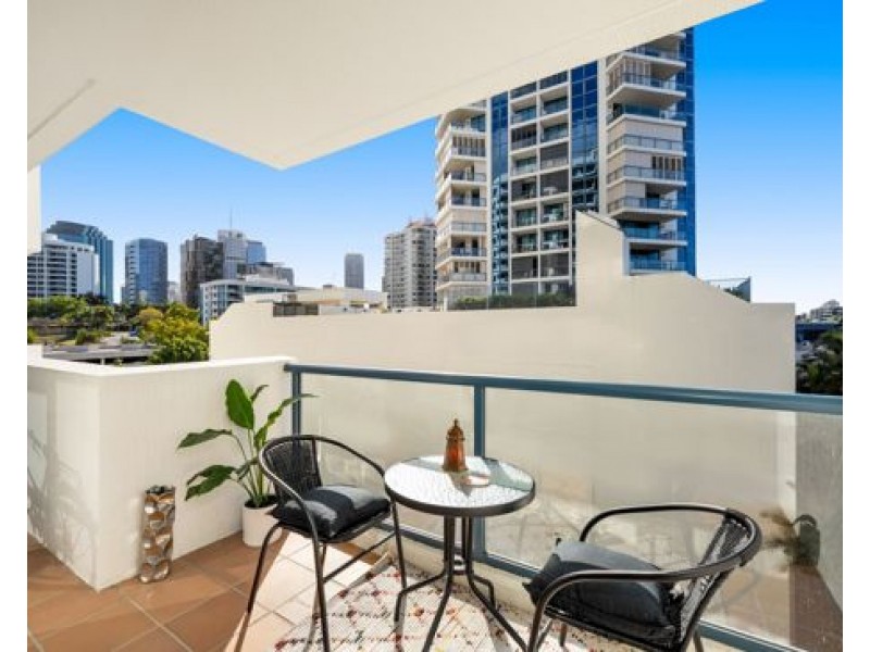 212/44 Ferry Street, Kangaroo Point QLD 4169