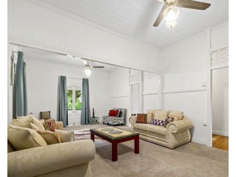 45 Virginia Avenue, Hawthorne QLD 4171