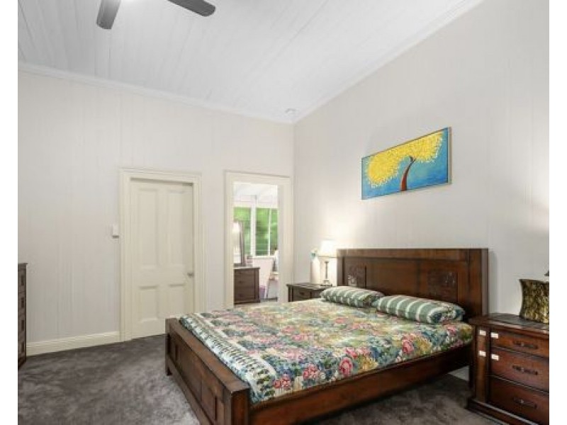 45 Virginia Avenue, Hawthorne QLD 4171