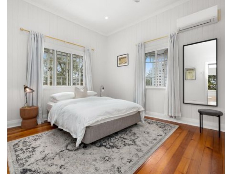 2A Didsbury Street, East Brisbane QLD 4169