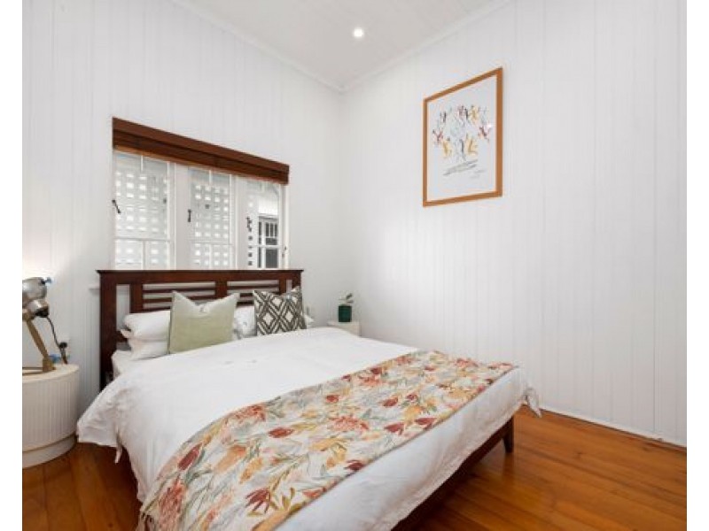 2A Didsbury Street, East Brisbane QLD 4169