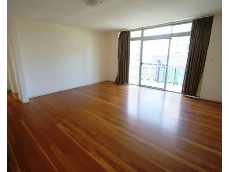 2/24 CASTLEBAR STREET, Kangaroo Point QLD 4169