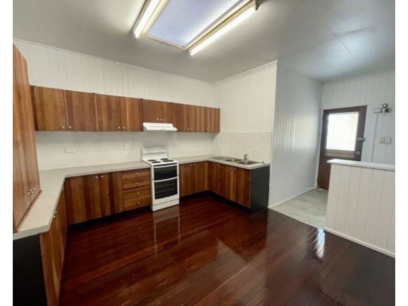 88 Hamilton Rd, Moorooka QLD 4105