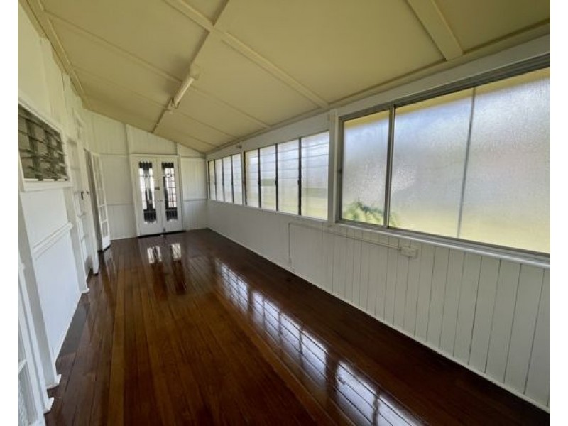 88 Hamilton Rd, Moorooka QLD 4105