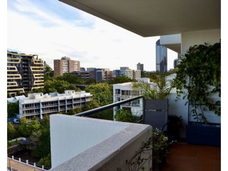 907/44 Ferry Street, Kangaroo Point QLD 4169