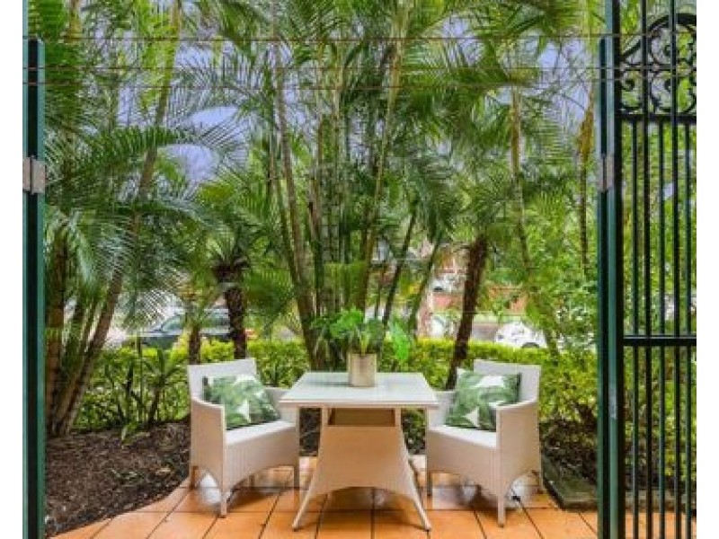 2/63 NORTHCOTE STREET, East Brisbane QLD 4169