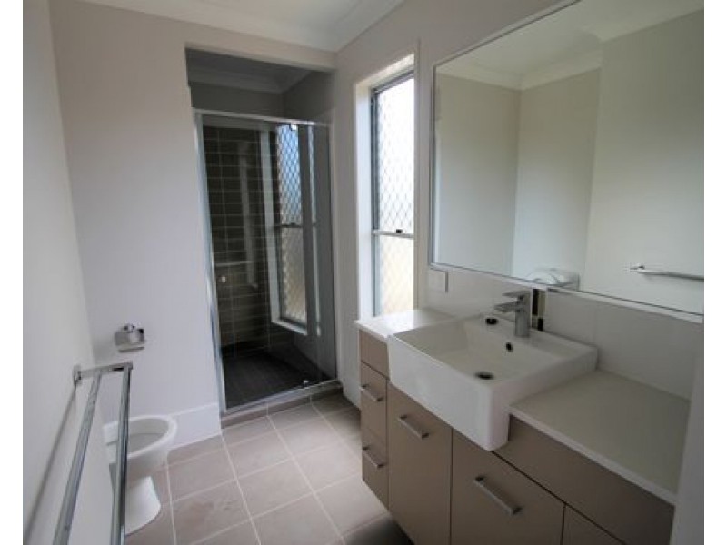 2/81 DERBY STREET, Coorparoo QLD 4151