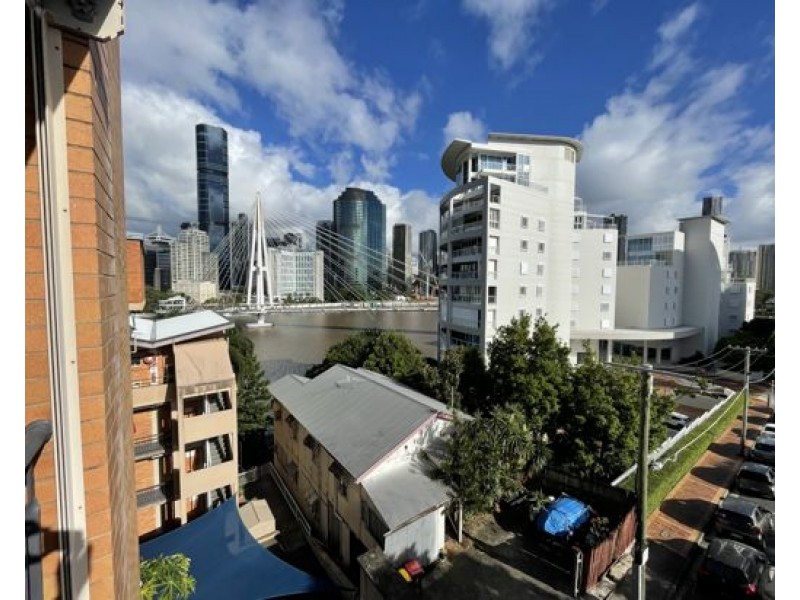 301/355 MAIN STREET, Kangaroo Point QLD 4169