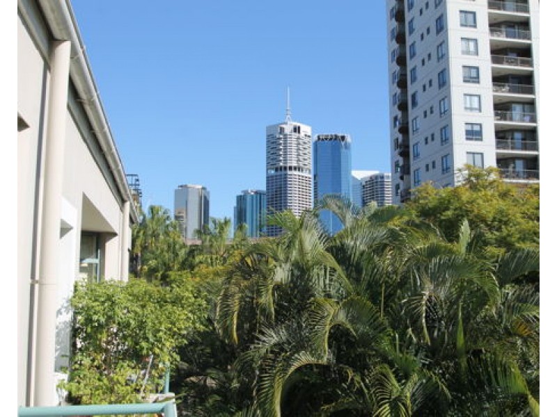 23/10 Goodwin St, Kangaroo Point QLD 4169