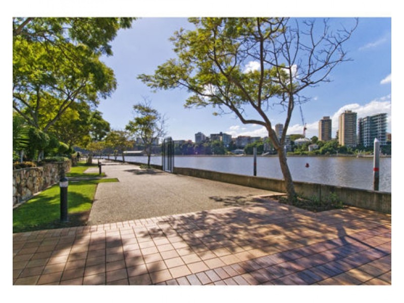 23/10 Goodwin St, Kangaroo Point QLD 4169