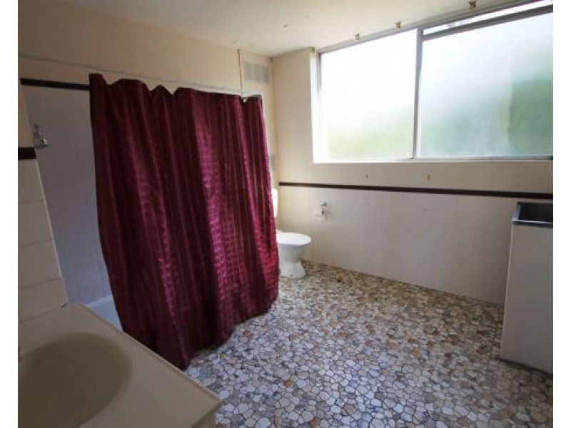 2/24 CASTLEBAR STREET, Kangaroo Point QLD 4169