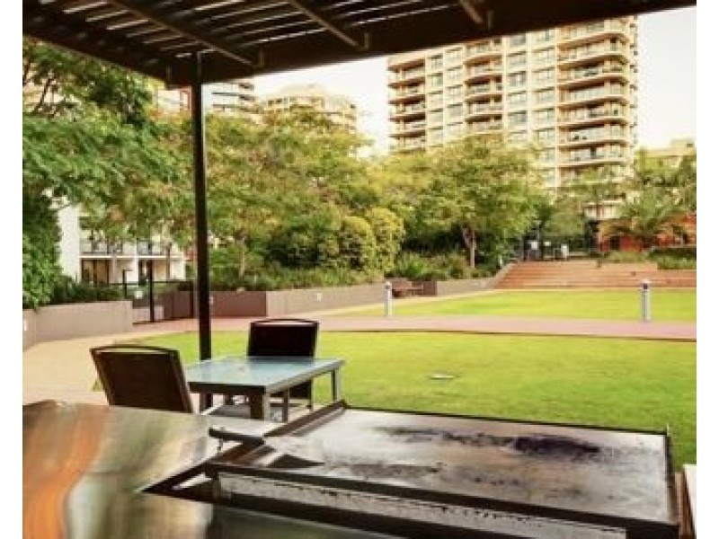 69/15 Goodwin Street, Kangaroo Point QLD 4169