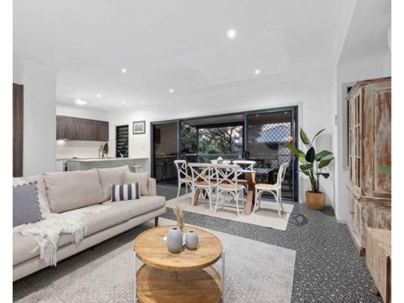 22 Abingdon St, Woolloongabba QLD 4102