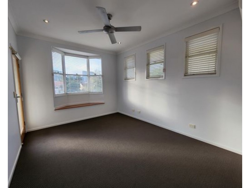 20 NOELA STREET, Coorparoo QLD 4151