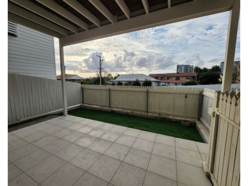20 NOELA STREET, Coorparoo QLD 4151