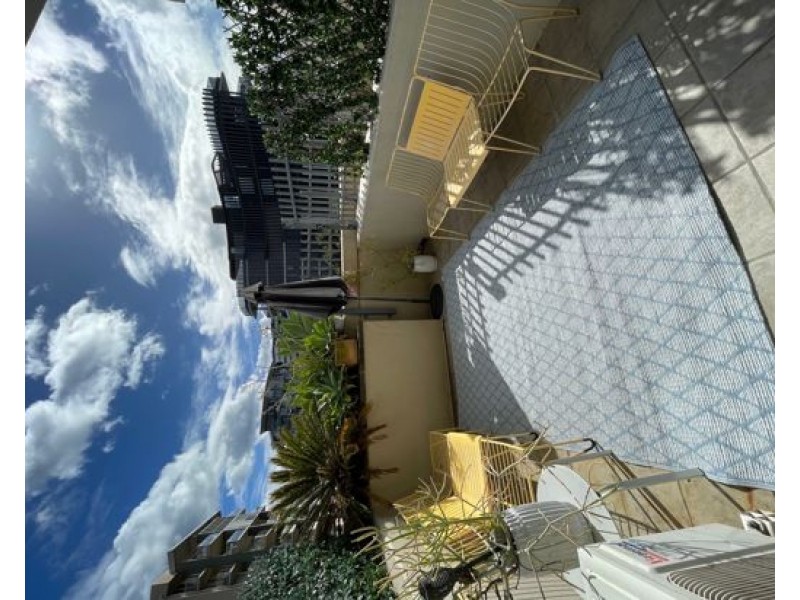413.9 CASTLEBAR STREET, Kangaroo Point QLD 4169