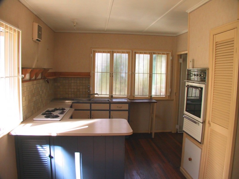 24 SALSTONE STREET, Kangaroo Point QLD 4169