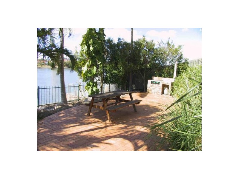 56 Thorn Street, Kangaroo Point QLD 4169