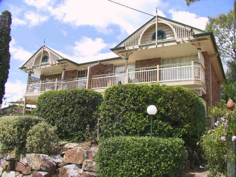 35 Dickens Street, Norman Park QLD 4170