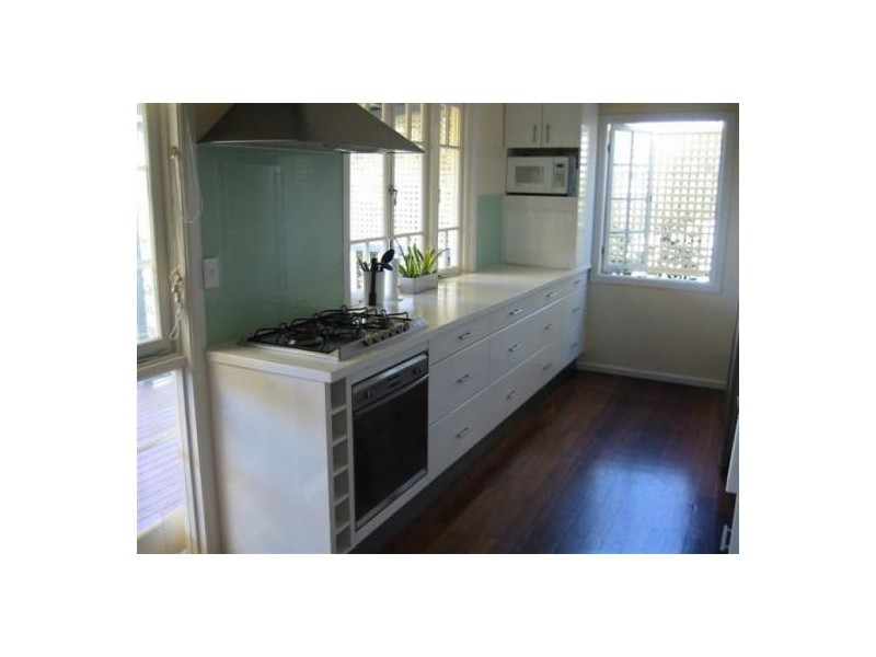 9 Phillip Street, Hawthorne QLD 4171